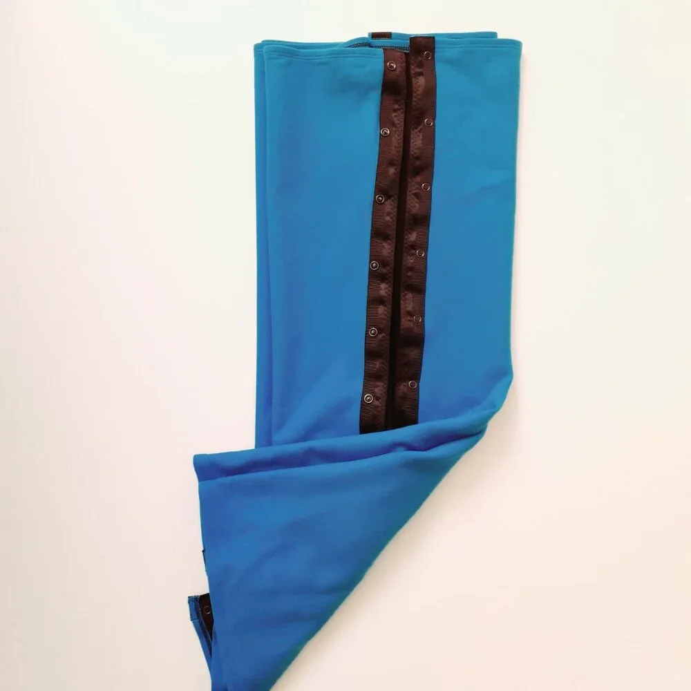 Lululemon Vinyasa Scarf Rulu in Cornflower Blue / Black